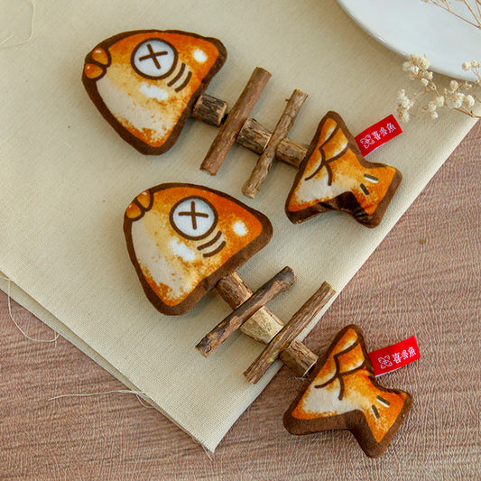 Wooden Fishbone Chew Toy for Cats